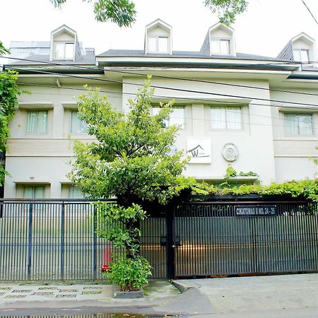 W Home Cikatomas Yakarta Exterior foto